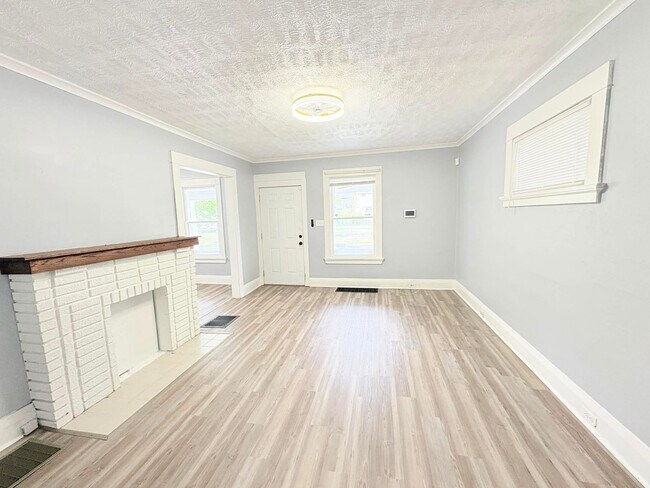 Building Photo - 2324 Upton Ave