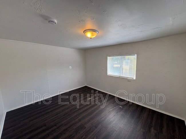 Building Photo - 10596 Ave 344