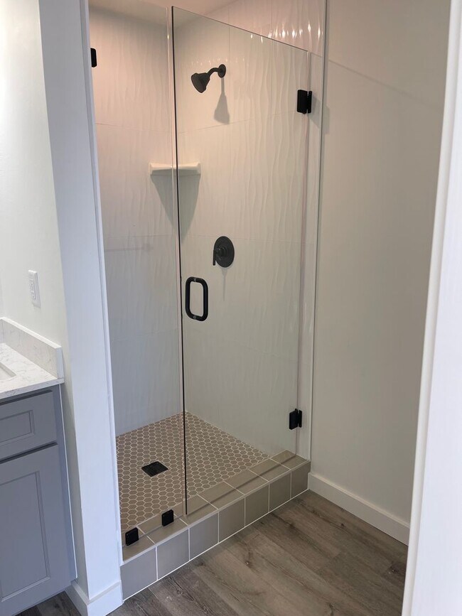 Building Photo - NEW! 2 Bedroom on campus! First Month Free!!