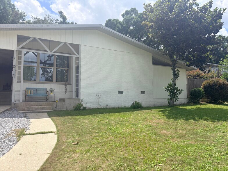 Building Photo - 3815 Gerhardt Dr