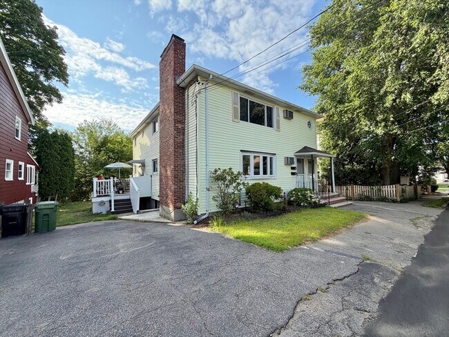 Building Photo - 39 Townly Rd