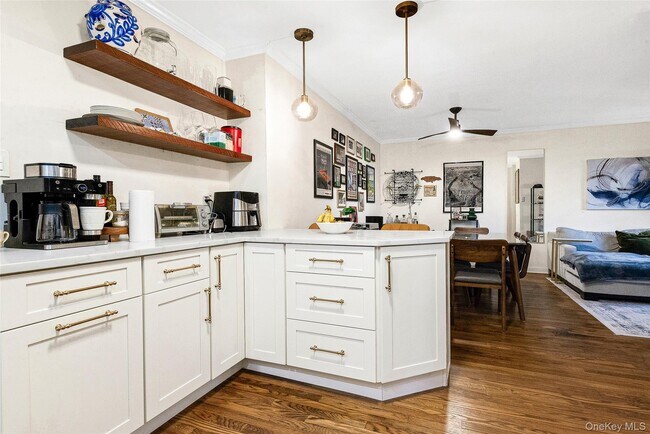 Building Photo - 100-11 67th Rd