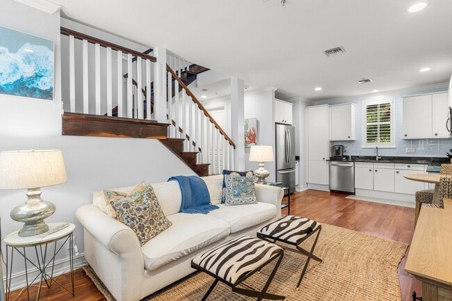 Building Photo - 75 NE 5th Ave