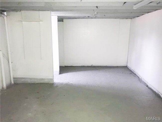 Building Photo - 115 S Lawn Ave