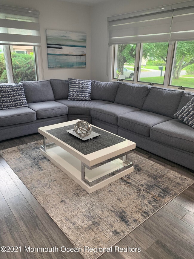 Building Photo - 28 Dwight Dr