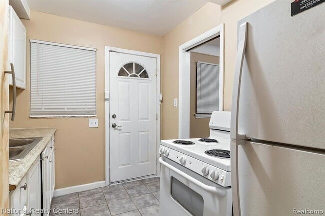 Building Photo - 15391 Appoline St