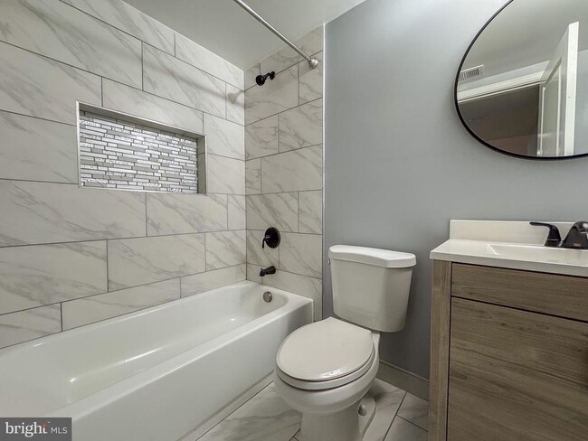 Building Photo - 2396 Mizzen Pl