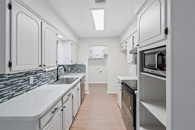 Building Photo - 2423 Jewell Dr