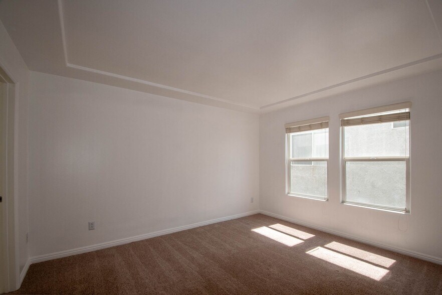 Building Photo - 4259 Dixie Canyon Ave