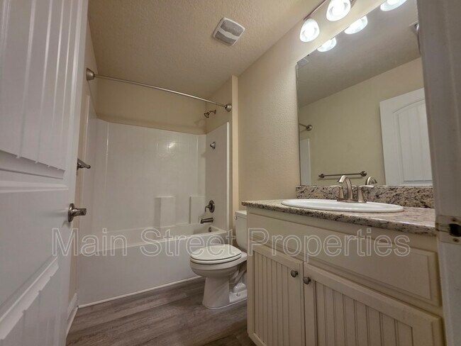 Building Photo - 4411 Fiske St