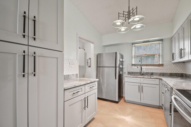 Building Photo - 125 CR 13 S