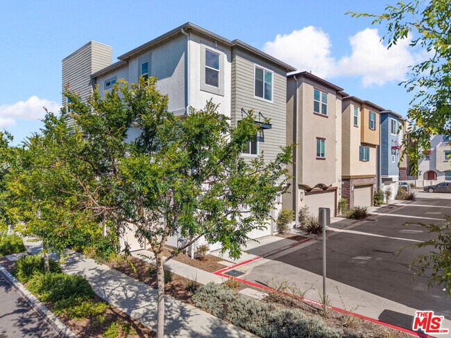 Building Photo - 757 Daniel Freeman Cir