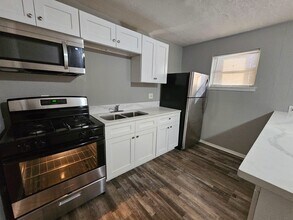 Building Photo - 3631 N MacGregor Way