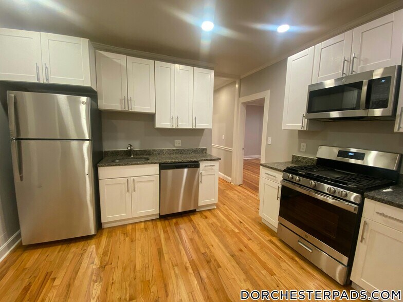 Building Photo - 42 Monadnock St