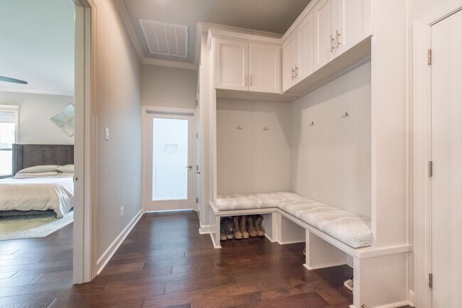 Building Photo - Sherwood Rental