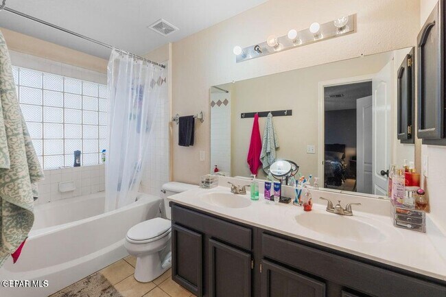 Building Photo - 2297 Lisa Sherr St