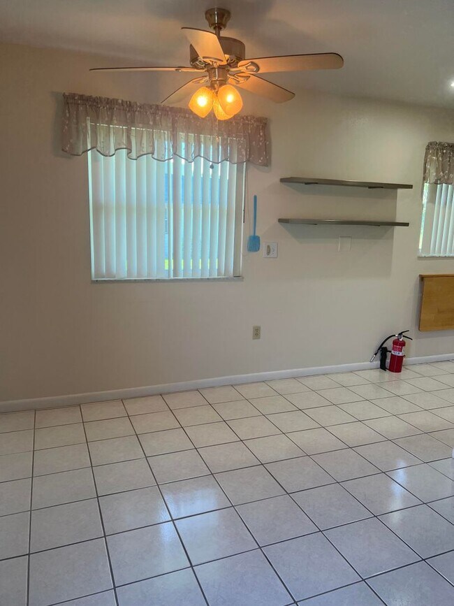 Building Photo - 205 Andover Pl