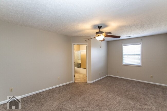 Building Photo - 105 Shara Dr
