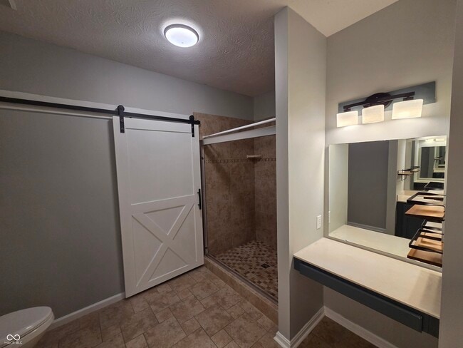 Building Photo - 6475 Glenwood Trce