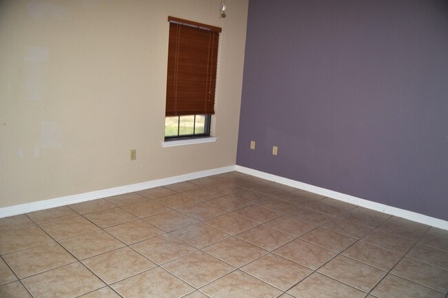 Building Photo - 225 Saddle Blanket