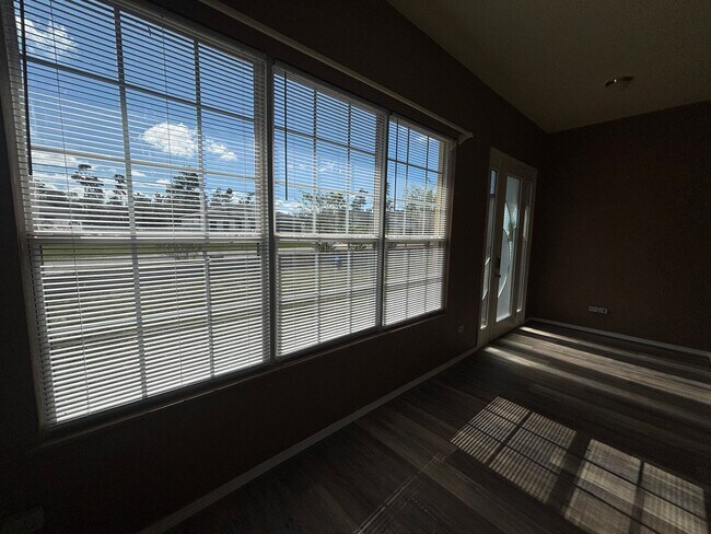 Building Photo - Large home and yard- 4/4 won't last