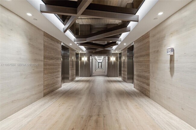 Building Photo - 2301 Collins Ave