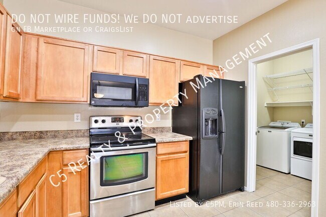 Building Photo - 3335 E Yucca St