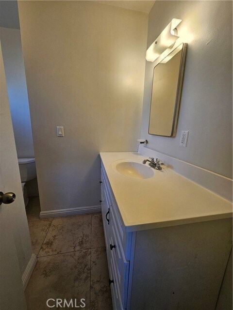 Building Photo - 1381 Burwood St