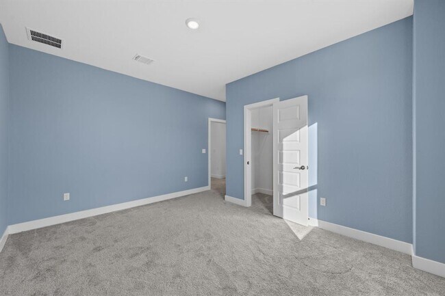 Building Photo - 5902 Rangeland Rd