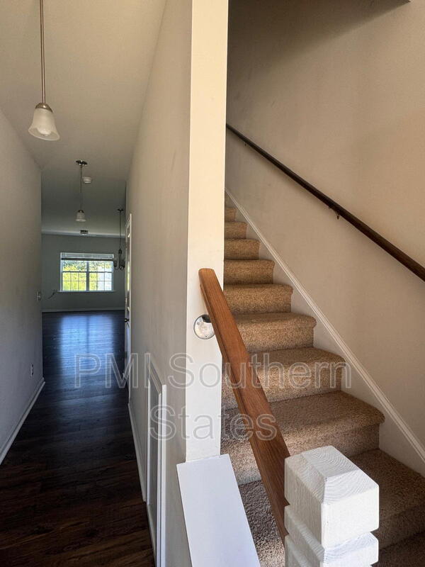 Building Photo - 31 Moorlyn Ln