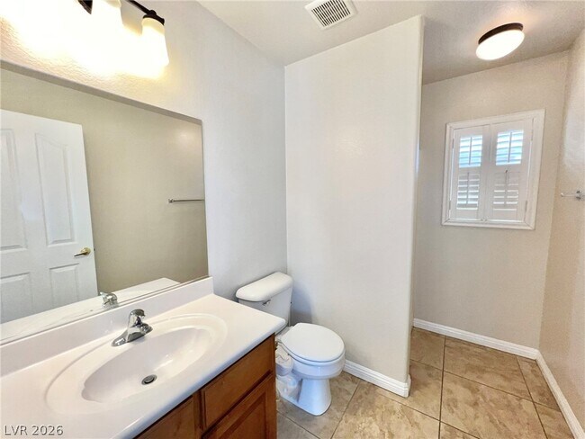 Building Photo - 5014 Tunnel Falls Dr