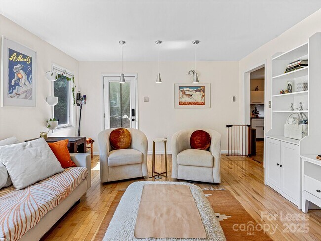 Building Photo - 44 Broadview Ave