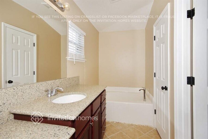 Building Photo - 14127 Econ Woods Ln