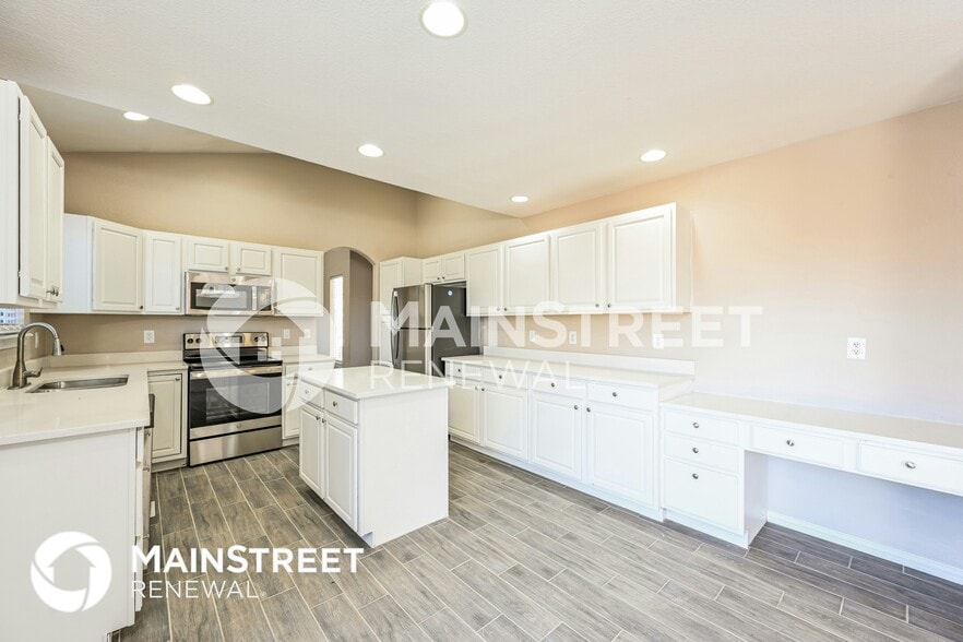 Building Photo - 2911 S Tower Way