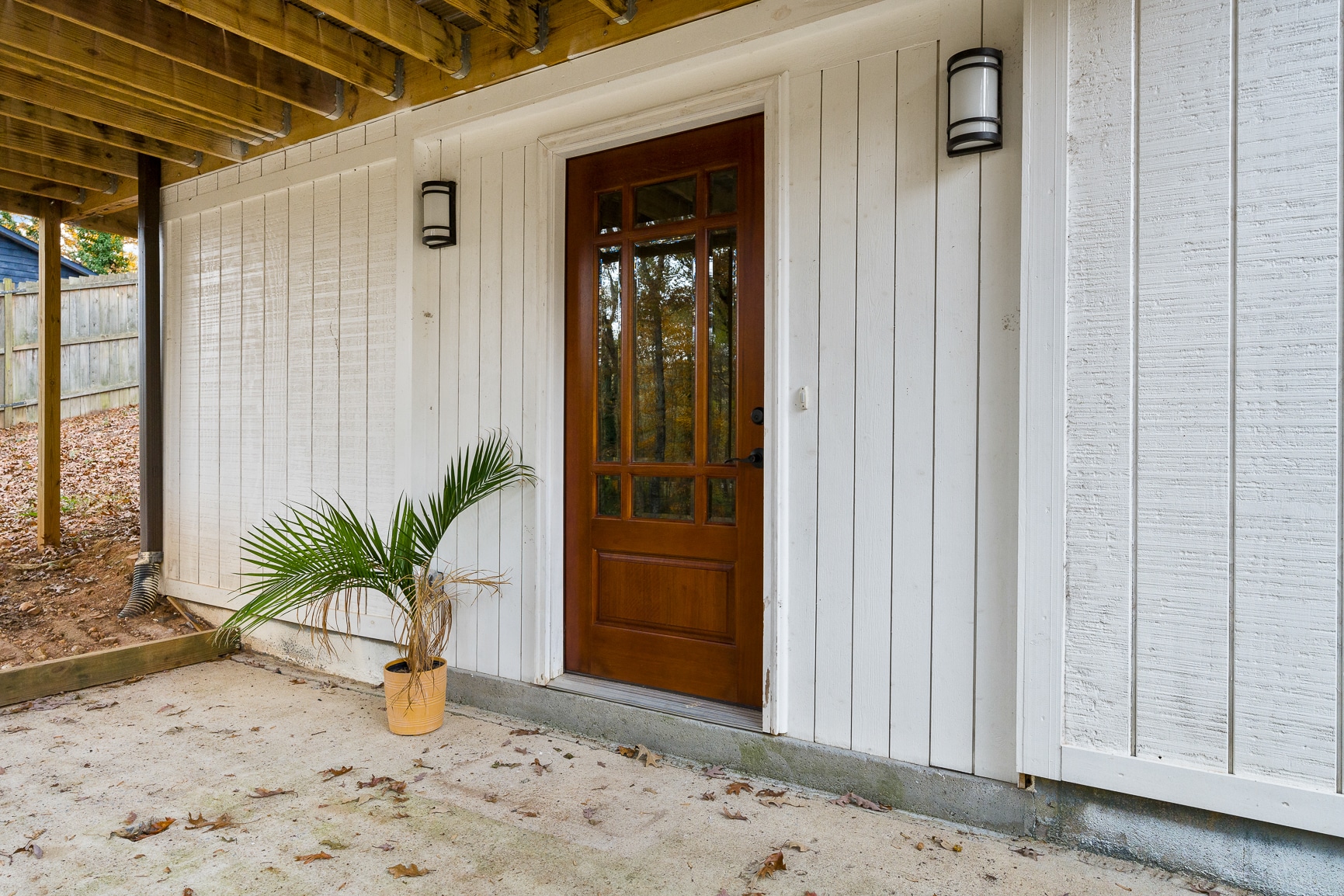 Building Photo - 1021 Lakewood Dr