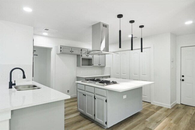 Building Photo - 9807 Kendal Dr