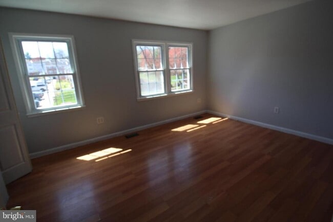 Building Photo - 2915 Pheasant Ln
