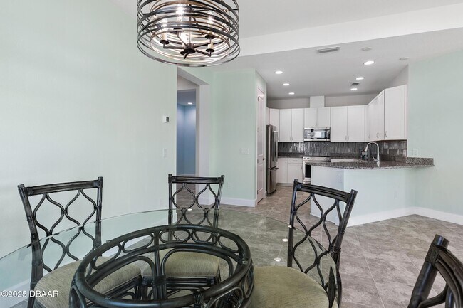 Building Photo - 621 Beach Bum Blvd