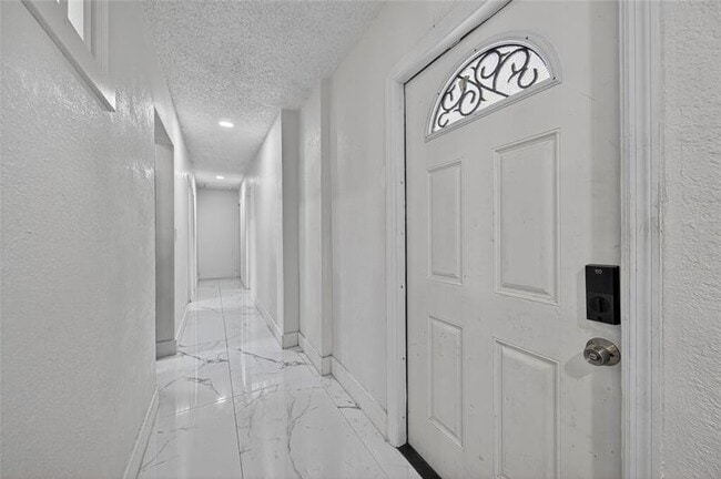 Building Photo - 19621 NW 11th Ct