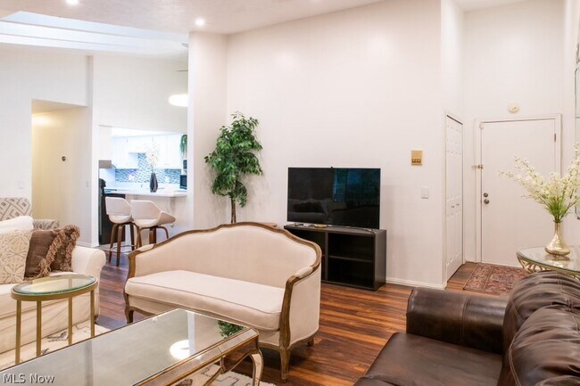 Building Photo - 2959 S Bay Dr