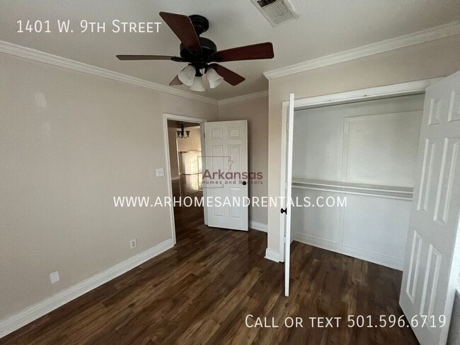 Building Photo - 1401 W 9th St