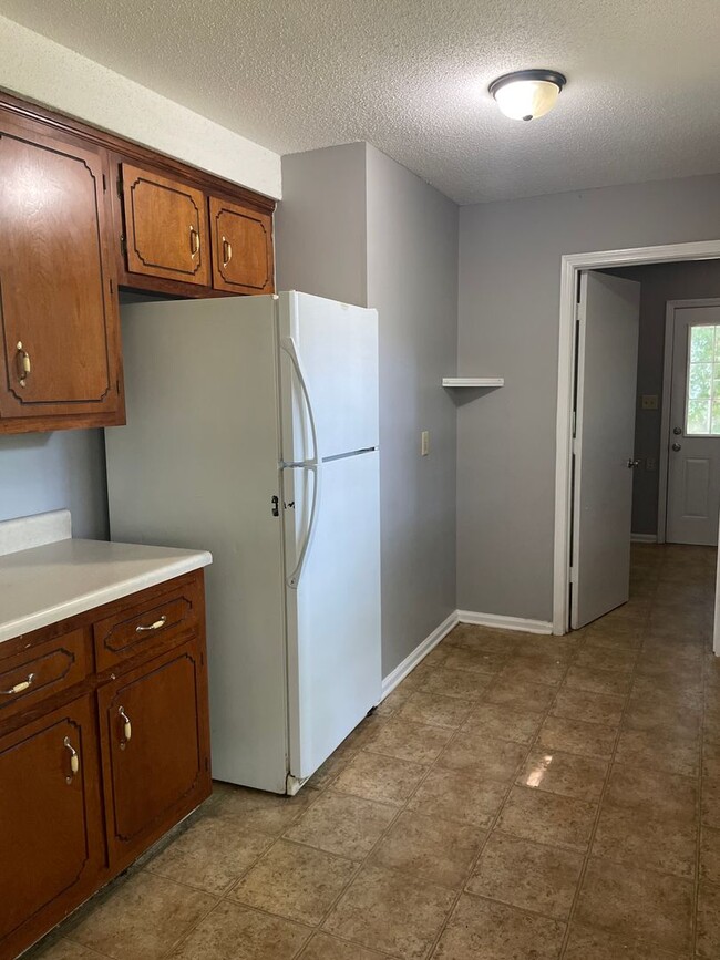 Building Photo - 529 Aspen Dr