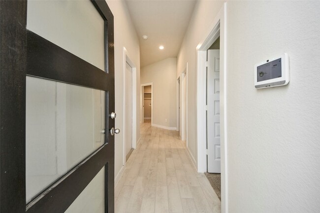 Building Photo - 11834 Maple Oak Dr