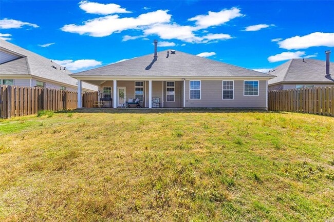 Building Photo - 816 Hedgefield Way