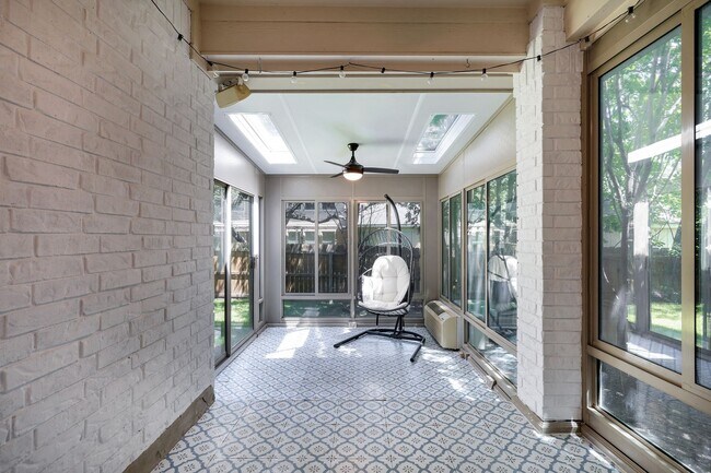 Building Photo - 9815 Lockberry Ln
