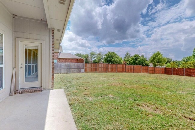 Building Photo - **Now pre-leasing, available to view early...