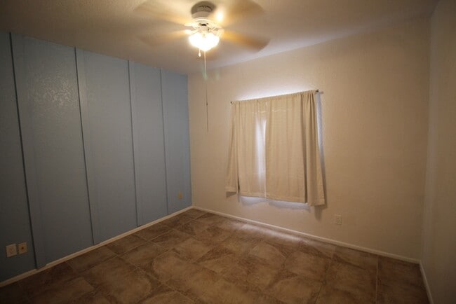 Building Photo - 2486 N Ironwood Ridge Dr