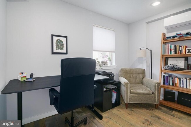 Building Photo - 1940 N Orianna St