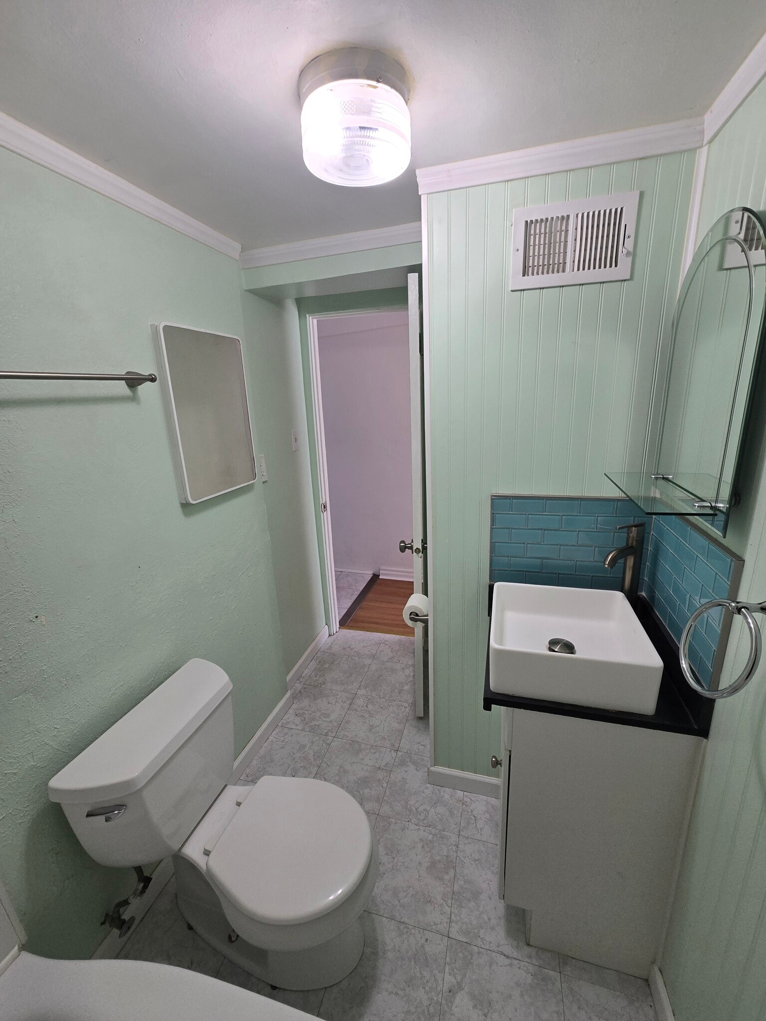 Building Photo - 42 Fox St