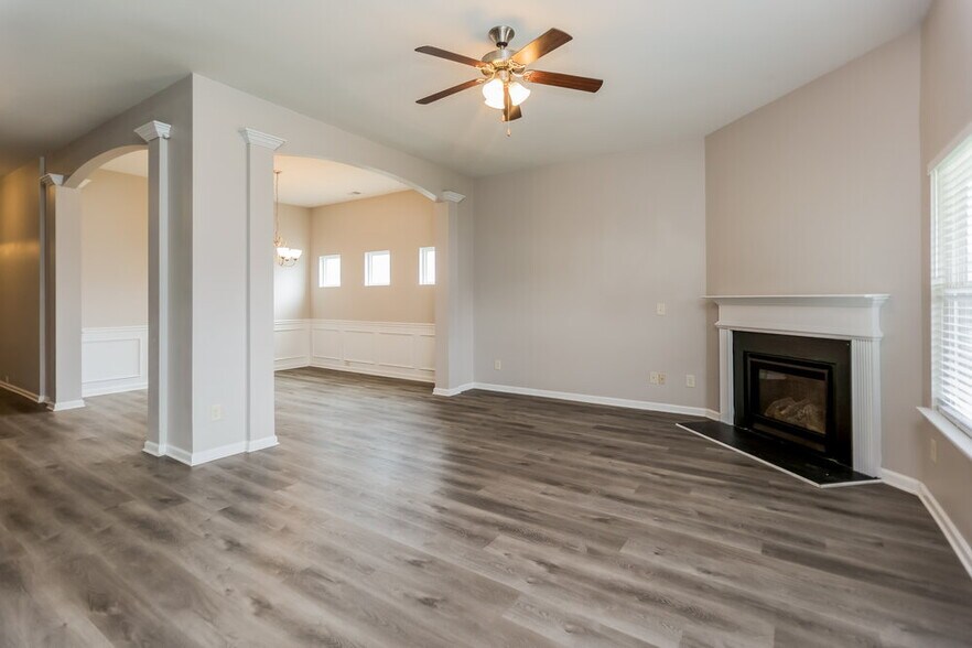 Building Photo - 42 Mercer Ln